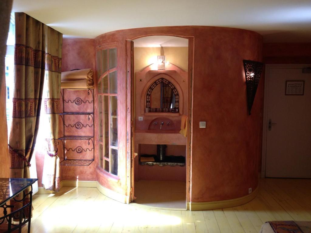 Hotel L'Astrolabe Олорон-Сен-Мари Стая снимка